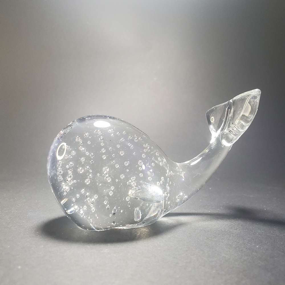 Crystal Art Glass Whale Figurine with Controled Bubbles Hand Blown Paper Weight